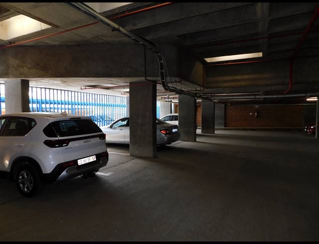 4,664M² OFFICE TO LET IN FERNDALE